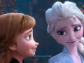 Elsa obtiene al espíritu de agua en forma de caballo, tras vencerlo y poder cruzar el peligroso mar.