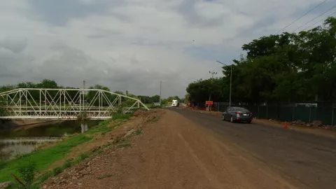 Avenida Federalismo cerrada en Culiacán.jpg