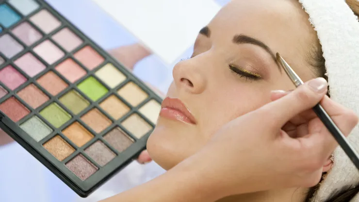 No lo creerás: con esta técnica puedes hacer que tu maquillaje dure todo el día y sin retocarlo