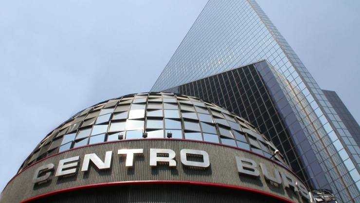 Bolsa Mexicana sigue a la baja