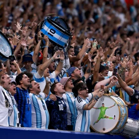 Estas son las canciones que inspiraron las PORRAS de los aficionados de Argentina, durante la final del Mundial 2026 entre España vs. Argentina