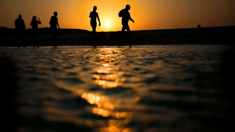 Turistas en la playa de la isla Giftun en el mar Rojo en Egipto.