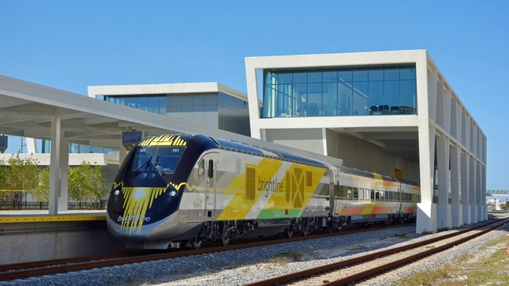 Una estación del tren Brightline en Florida
