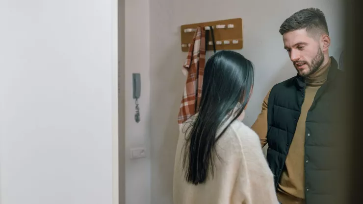 ¿Qué hacer si tu ex todavía te busca? Esto recomiendan expertos.