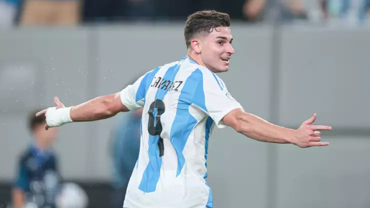 Juli&aacute;n &Aacute;lvarez.jpg