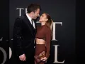 JLO y Ben dándose un beso.jpg
