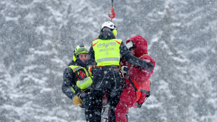 Grave accidente La esquiadora estadounidense Lindsey Vonn fue trasladada en helicóptero