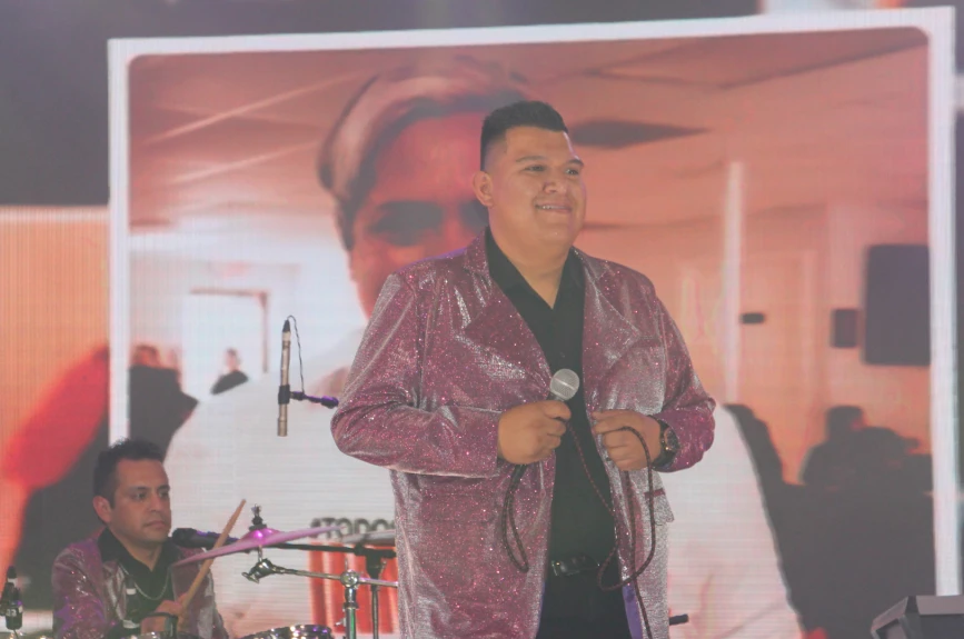Gran ambiente se vivió durante la presentación.