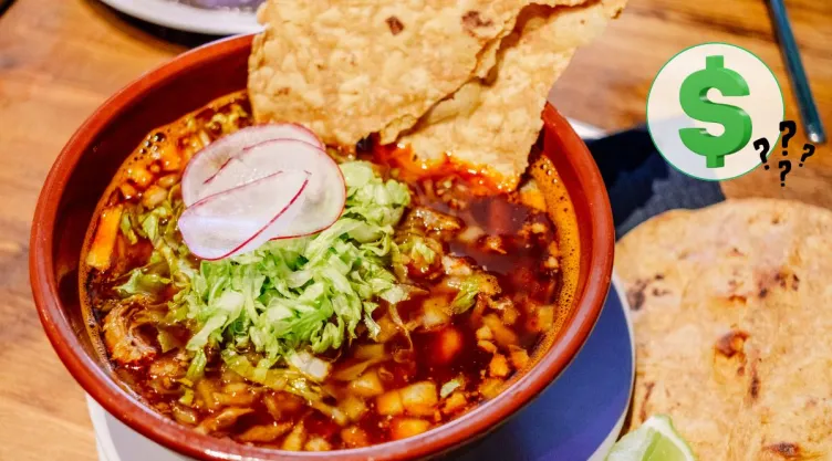 Toma asiento antes de conocer el precio real del pozole para las próximas Fiestas Patrias