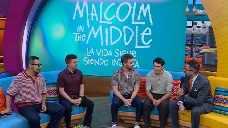 Malcolm el de en Medio invade México.