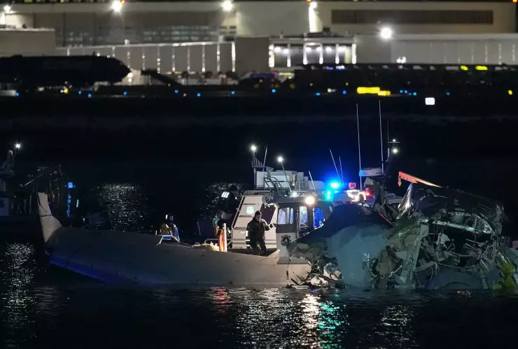 VIDEO_ Así fue el momento del choque entre avión y helicóptero en Washington.jpg