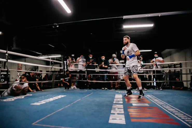 Caleb Plant entrenamiento pelea Canelo Álvarez