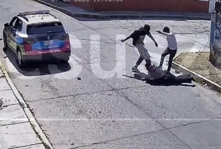 golpiza a policías en la Ignacio Romero Vargas