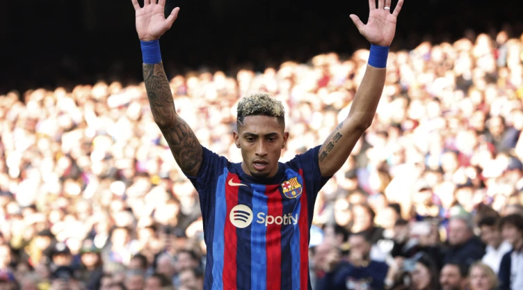 Raphinha celebra gol del Barcelona
