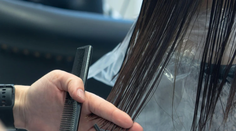 /estilo-de-vida/cortes-de-cabello-pelo-grueso-quitan-peso-dan-movimiento