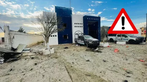 VIDEO FUERTE: Captan momento exacto del ataque con explosivos a la comandancia de Luis Moya, en Zacatecas