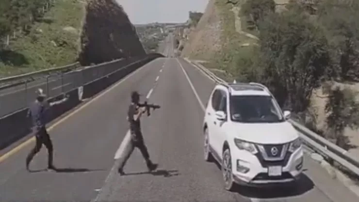 Graban asalto con metralletas en carretera de Jalisco, rumbo a San Juan de los Lagos