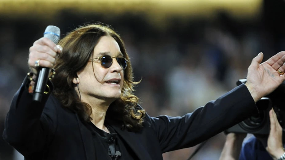 Canta Ozzy en homenaje a Lennon