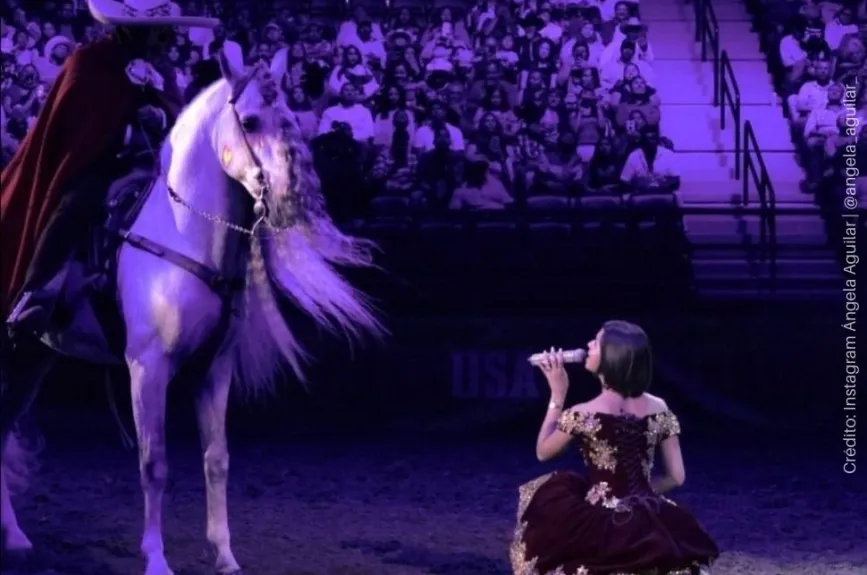 Ángela Aguilar en palenque .jpg