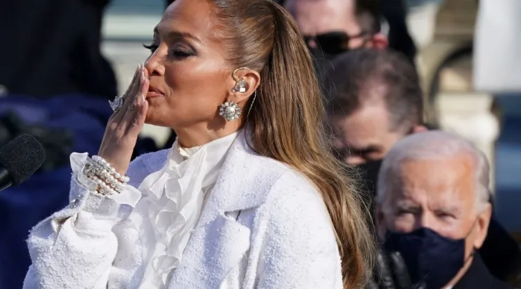 jlo.jpg