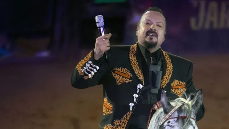 Pepe Aguilar rompe el silencio sobre la relación de su hija con Christian Nodal