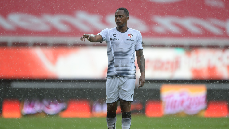 Renato Ibarra con el uniforme de Atlas