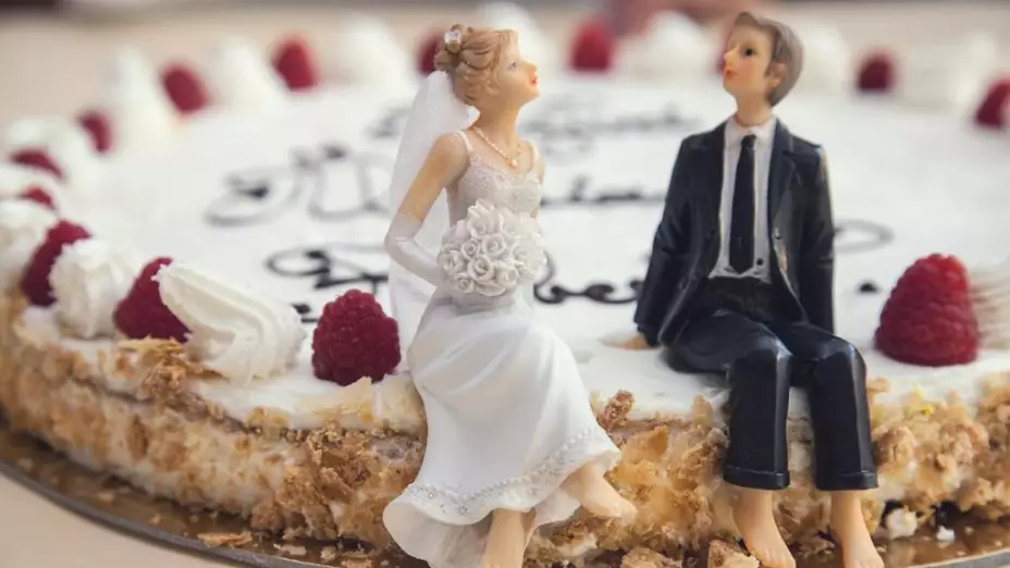 El IMSS otorga 30 días de UMA como gastos de matrimonio a sus asegurados