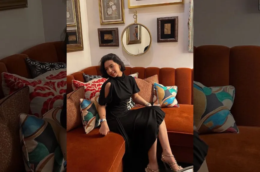 Ángela Aguilar vestido negro.jpg