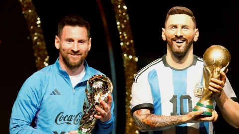 Lionel Messi y su estatua