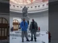 Ricky Martin y su pareja con cubre bocas.jpg