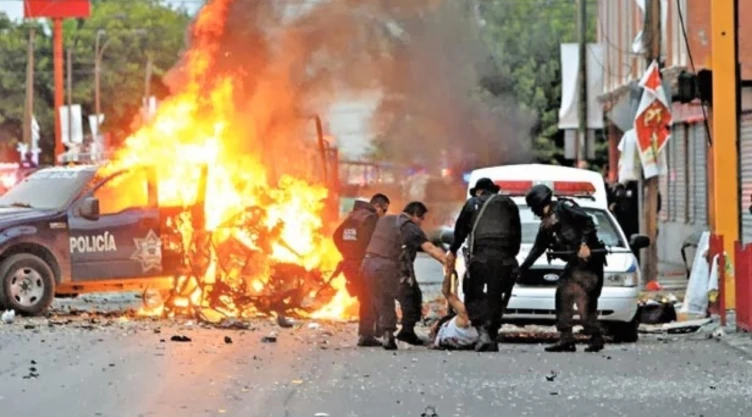 la-linea-en-mexico-coche-bomba-en-ciudad-juarez-masacre-villas-salvarcar-y-ataque-a-familia-lebaron