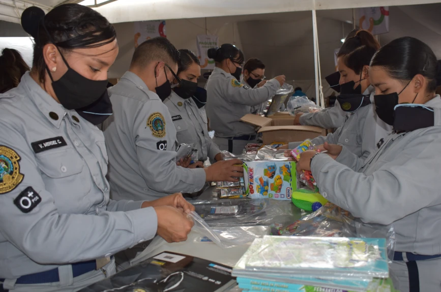 ¡Agradecemos a estos héroes que siguen sumándose con la causa del Juguetón Azteca! ¡Gracias, SSC, CDMX!
