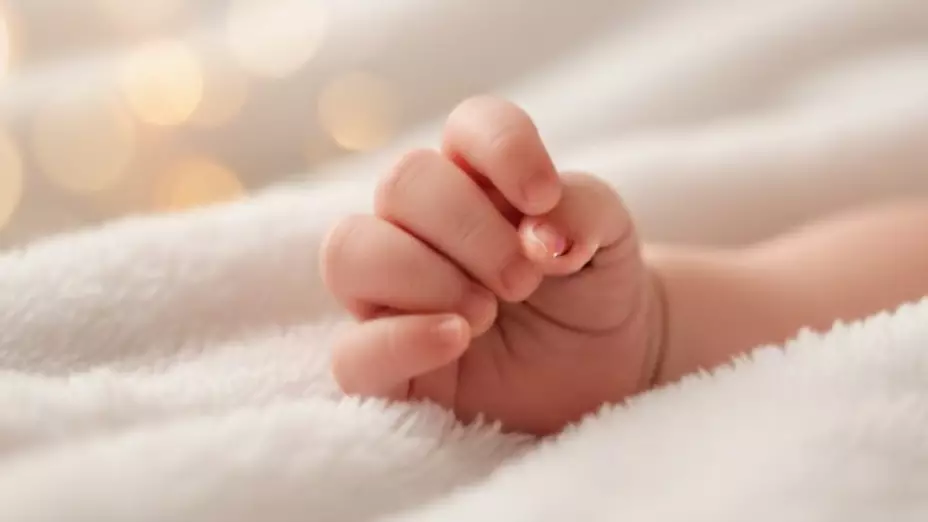 Bebé de dos meses herida por disparo.