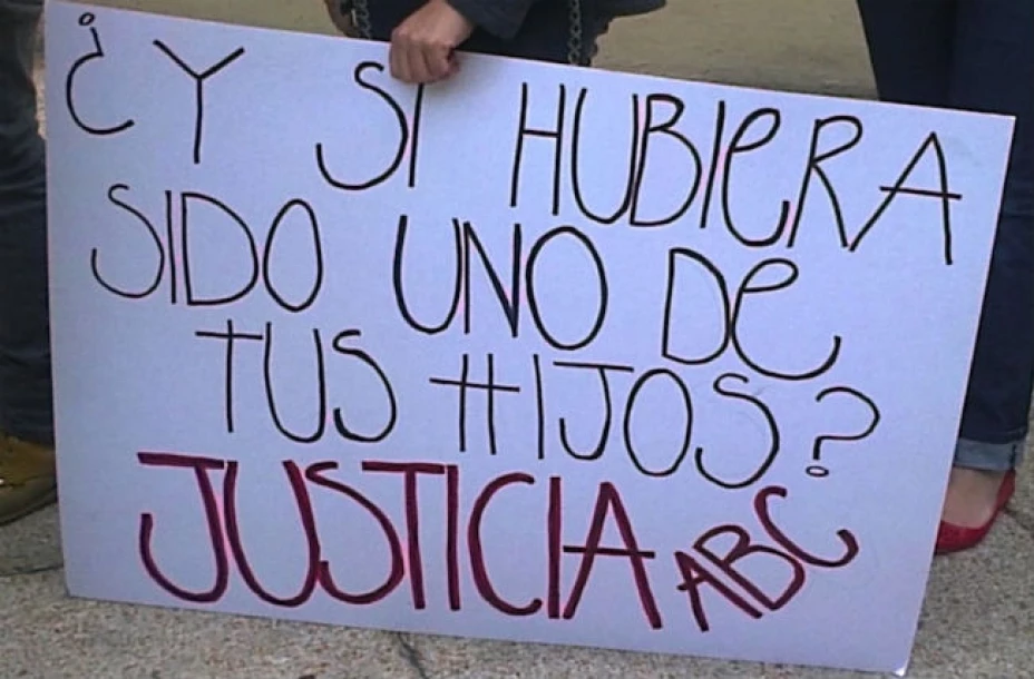 La marcha concluyó en el Zócalo de la Ciudad de México con gritos de “justicia” y “ABC nunca más”