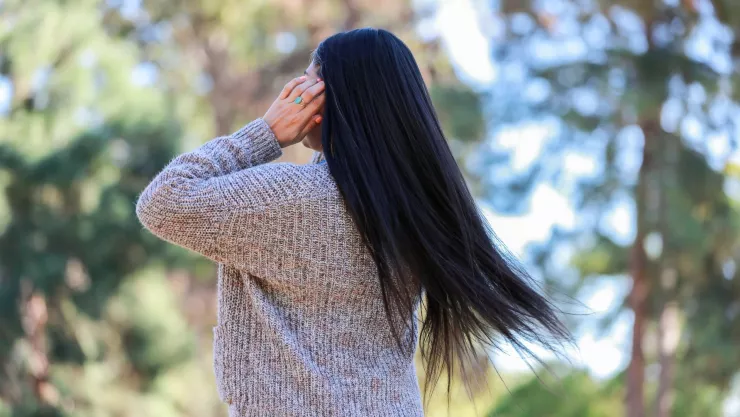 3 remedios caseros para oscurecer las canas de forma natural