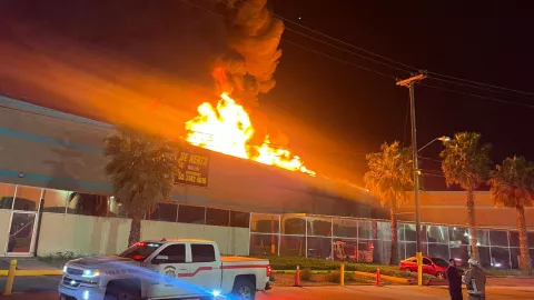 Incendio activo en El Florido