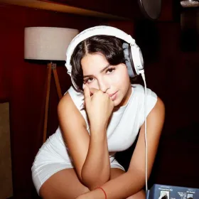 ángela aguilar se arrepiente entrevistas adolescencia