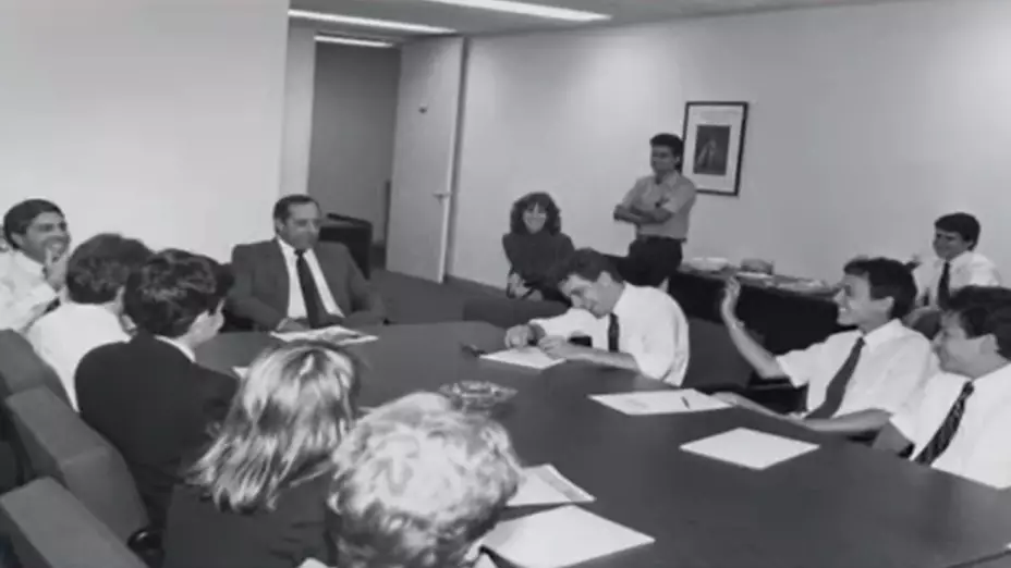 William Rodríguez en una reunión