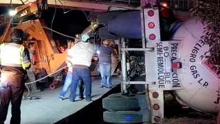 Vuelca pipa en el Periférico Puebla