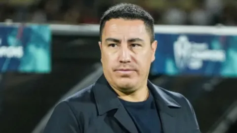 Pumas Efraín Juárez