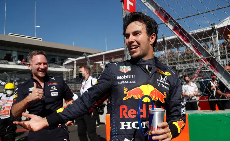 Checo Pérez con Red Bull