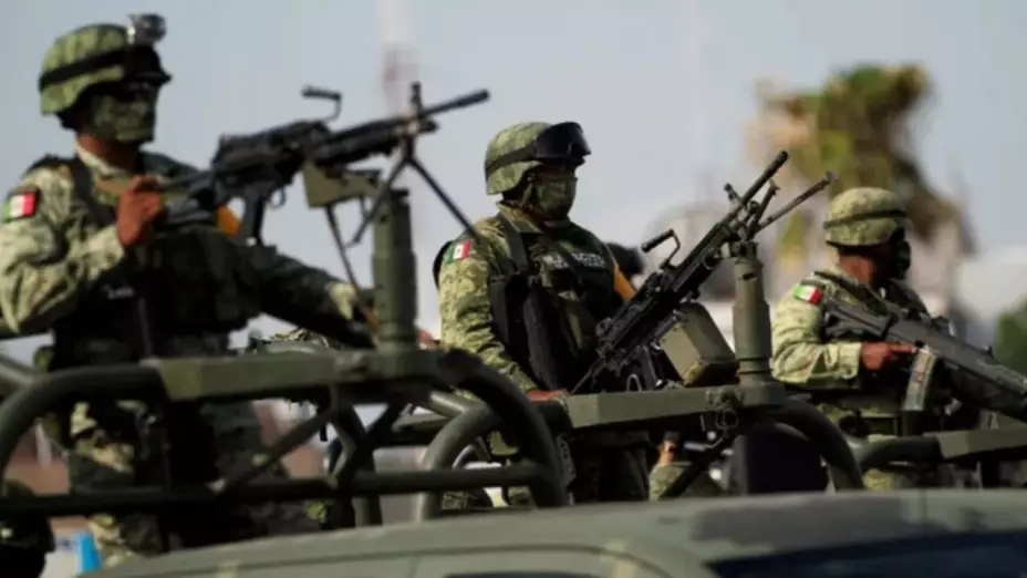 Suspenden clases en Navolato tras reporte de balaceras en Villa Juárez; SSP de Sinaloa despliega operativo. En la imagen se observa a elementos del Ejército en operativo.