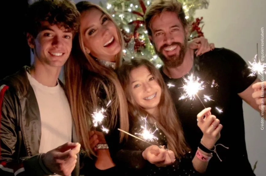 Elizabeth Gutiérrez en navidad. .jpg