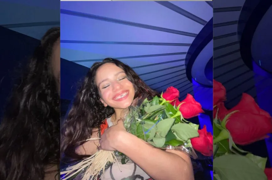 Rosalia con rosas.jpg