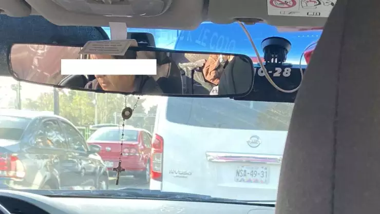 Te duermes y te ... Mujer denuncia mensaje en Taxi