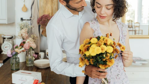 cuándo-es-el-día-de-regalar-flores-amarillas-y-por-qué-se-hace