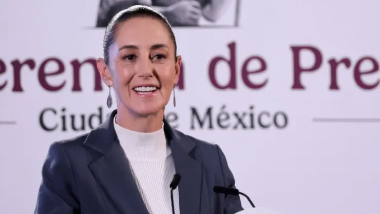 Claudia Sheinbaum en su mañanera del pueblo.