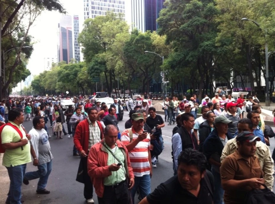 Los maestros mantienen un plantón en el Zócalo capitalino