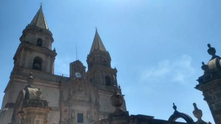 Aspectos de la fachada del templo de la Virgen de Talpa Jalisco.jpeg