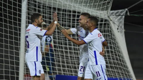 Cruz Azul golea al América